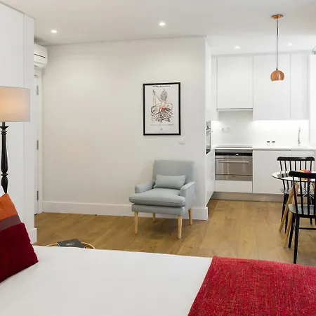 Serviced Bairro Alto 4*