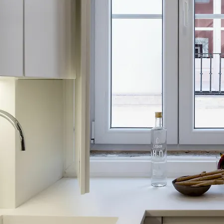 Serviced Bairro Alto Apartment